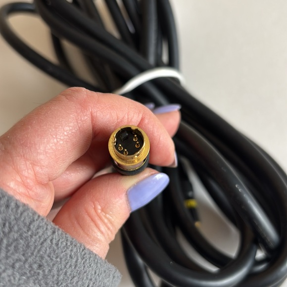 Tributaries S-Video cable, also known as separate video or Y/C cable. - Picture 4 of 4